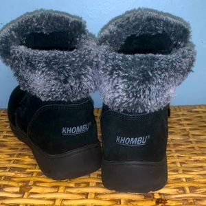 Cozy booties • Donating soon